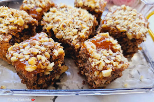 BAKIN POSNI KOLAČ SA PIVOM I ORASIMA: Od ovog slatkiša ide VODA NA USTA - da poludiš koliko je dobar (VIDEO)