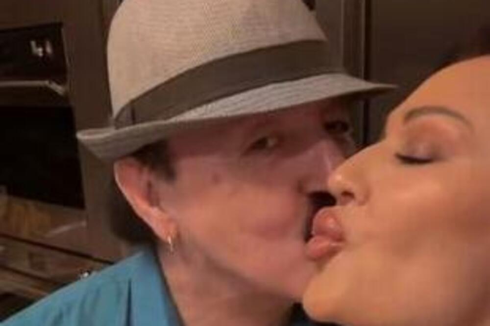 PRVO GA LJUBI, PA MU POSLE PEVA NA UVCE! HARIS DŽINOVIĆ UŽIVA UZ VATRENU CRNKU: Ćerka Đina usnimila SVAKI DETALJ