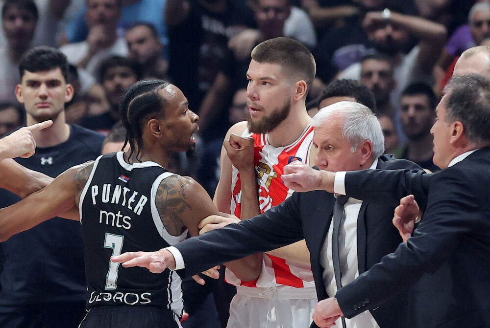 Kevin Panter, Rokas Giedraitis, KK Crvena zvezda, KK Partizan, Večiti derbi