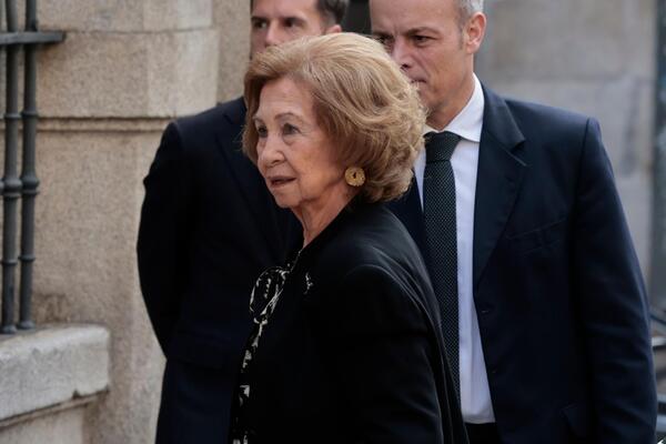 BIVŠA KRALJICA SOFIJA HITNO HOSPITALIZOVANA! Poznat uzrok odlaska u bolnicu, kralj Felipe sve otkrio