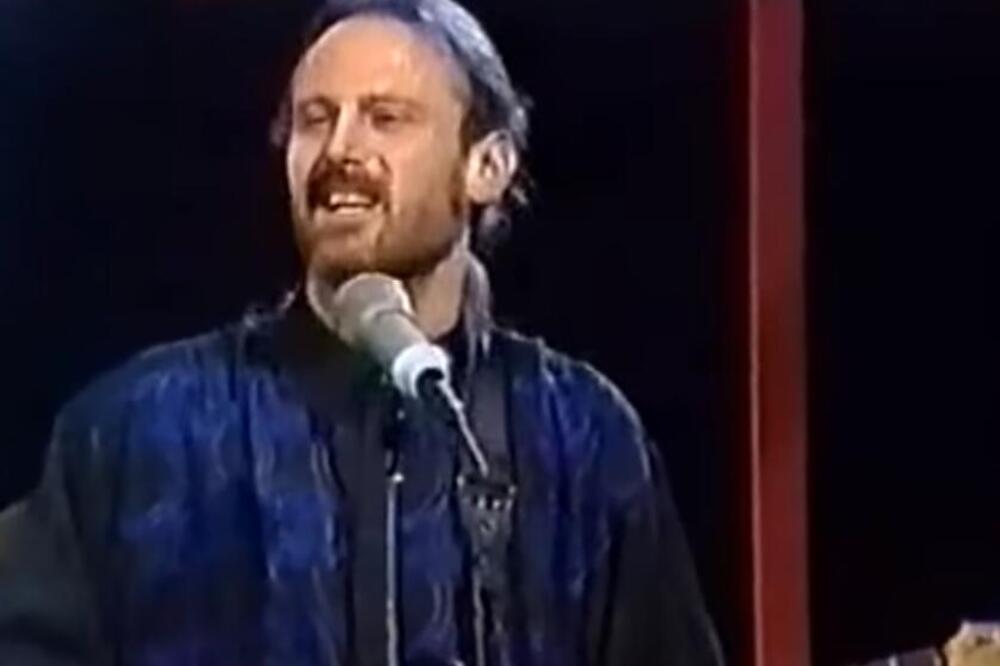 SVOJOM POJAVOM ZASENIO JE SVE, CELA JUGA GA JE SLAVILA: Evo koliko GODINA danas puni ČUVENI MUZIČAR