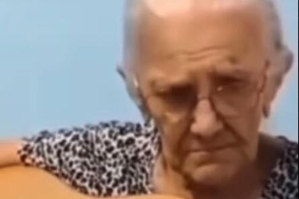 OVO DO SADA SIGURNO NISTE VIDELI: Baka u POZNIM GODINAMA izvodi NEVEROVATNU NUMERU na gitari, SRBI ĆE SE ODUŠEVITI