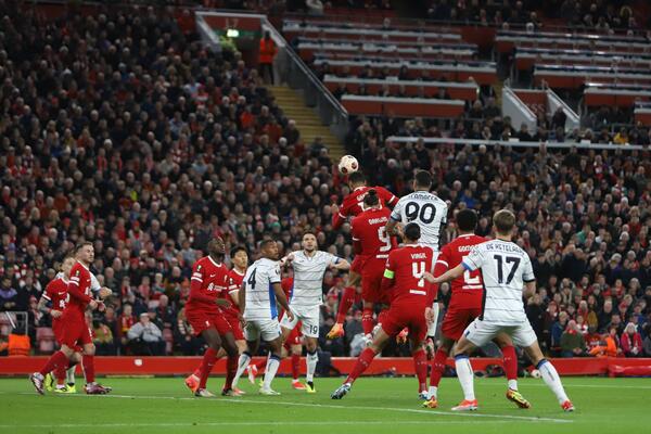 KATASTROFA LIVERPULA NA ENFILDU: Atalanta uništila "Redse", Roma srušila Milan u gostima