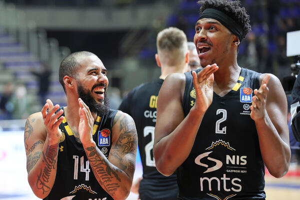 "ZNALI SU ŠTA RADE": Miljenik Grobara ŽESTOKO po Zvezdi posle blamaže u Istanbulu!