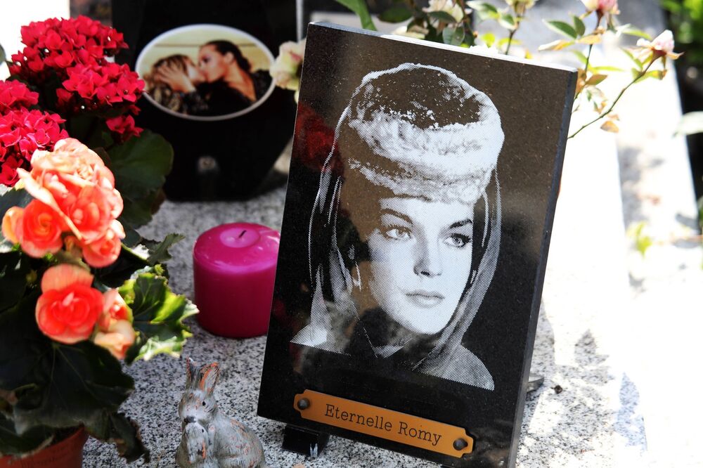 Romi je iznenada preminula u svojoj 43. godini