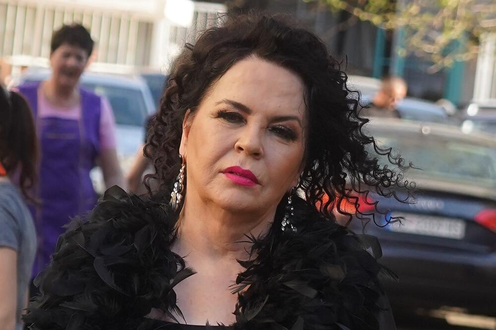 DONELA JE KONAČNU ODLUKU: Mira Kosovka ODLAZI U PENZIJU, ESTRADA je više NE ZANIMA