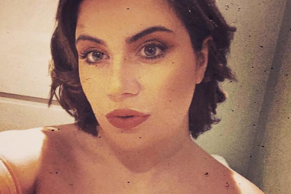 OVO JE STUDENTKINJA KOJA JE UMRLA OD GASA ZA SMEJANJE: Udisala DVE DO TRI BOCE DNEVNO, evo šta joj se DESILO (FOTO)