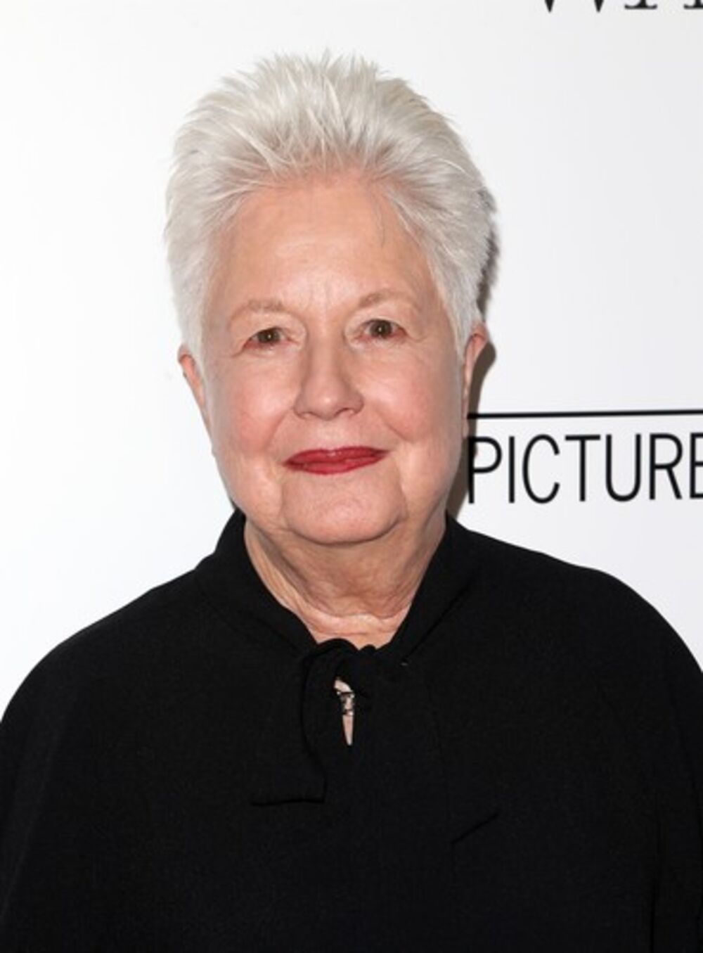 Diplomirala je primenjeni dizajn 