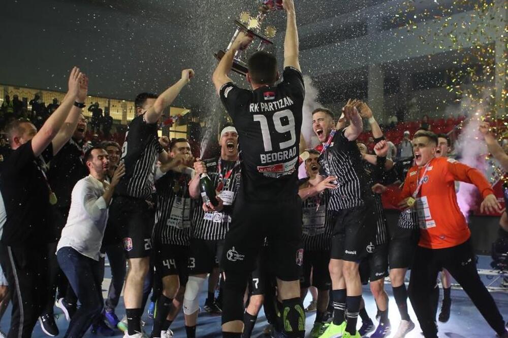 PARTIZAN OSVOJIO KUP SRBIJE POSLE 11 GODINA! Crno-beli slavili nakon prekida, produžetaka i penala (VIDEO/FOTO)