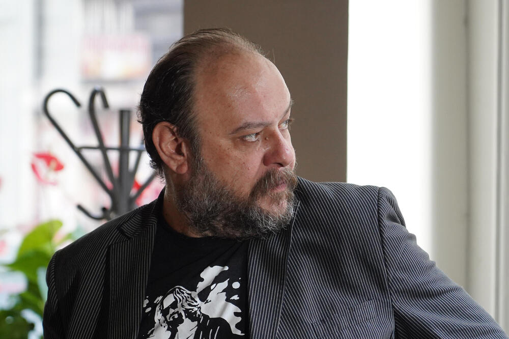 SRBI OBOŽAVAJU LJUBOMIRA BANDOVIĆA, A NE ZNAJU KOLIKO GODINA IMA: Njegova DUGA SEDA BRADA će vas PREVARITI