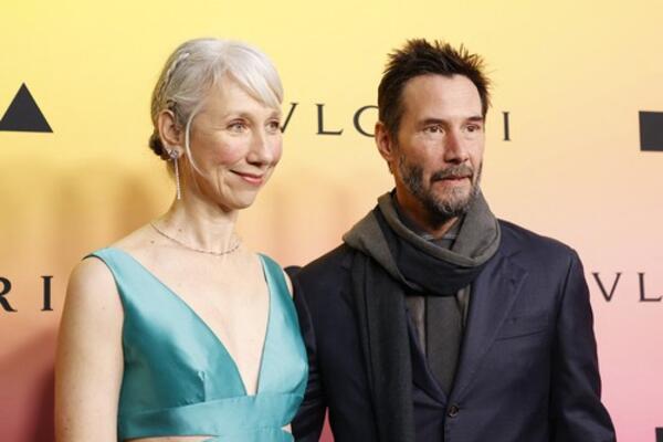 ZA NJU KAŽU DA NIJE DOVOLJNO LEPA ZA OVOG MACANA! Prozivaju je zbog SEDIH, a on je PONOSNO ŠETA