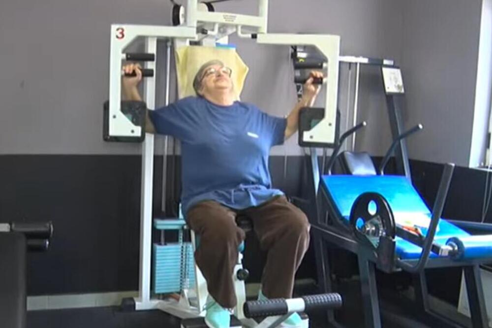 ZVEZDANA IZ RAŠKE IMA 78 GODINA I REDOVNO IDE U TERETANU: Ova penzionerka svima poručuje samo jedno (VIDEO)