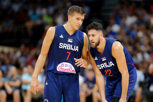 Uskoro trejd Bogdanovića - opet nije igrao! Micić dvocifren u porazu Šarlota (Video)