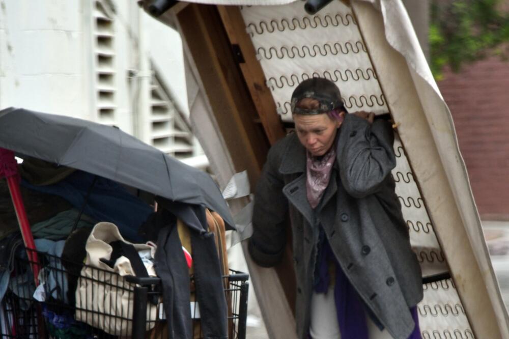 KAKO SE OVO LJUDIMA DESI? Pre su SVI LUDELI za njom, a sada BESKUĆNICA: Izgleda sve GORE, hoće li DRŽAVA REAGOVATI?