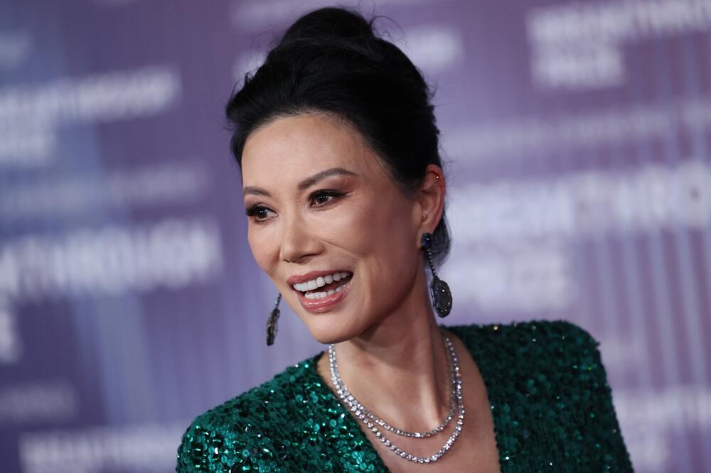 ŠUŠKALO SE DA JE PUTINOVA CICA, A NJENOM BRAKU SA MILIONEROM JE PRESUDIO ČOVEK KOG SRBI MRZE? Crnka ređa SKANDALE