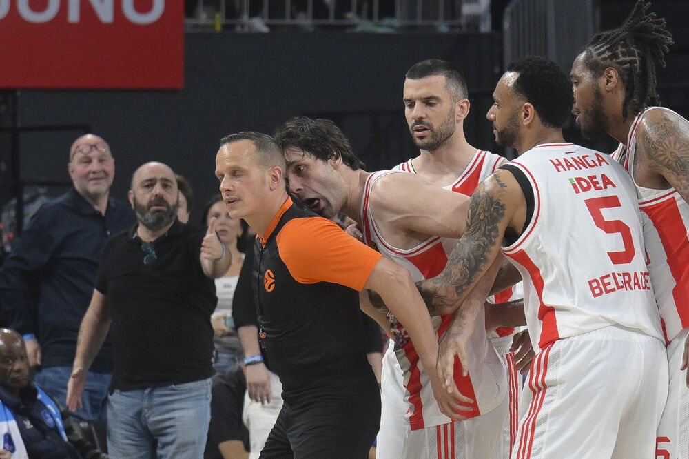 Miloš Teodosić besan na sudije na meču protiv Efesa 