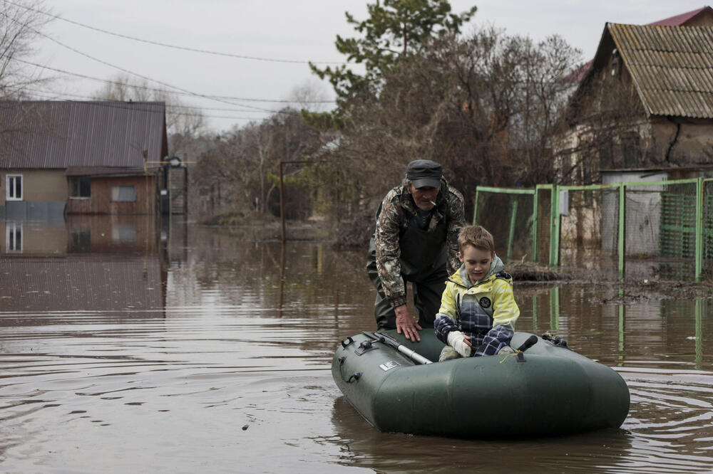 ZEMLJA NA UDARU NAJVEĆIH POPLAVA U POSLEDNJIH 80 GODINA: Evakuisano više od 100.000 ljudi, a kraj se ni ne nazire!