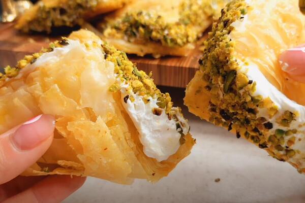 TRADICIONALNI TURSKI RECEPT ZA BAKLAVU SA KREM SIROM: Kad je jednom probate, PRAVIĆETE je samo ovako - RASPAMEĆUJE