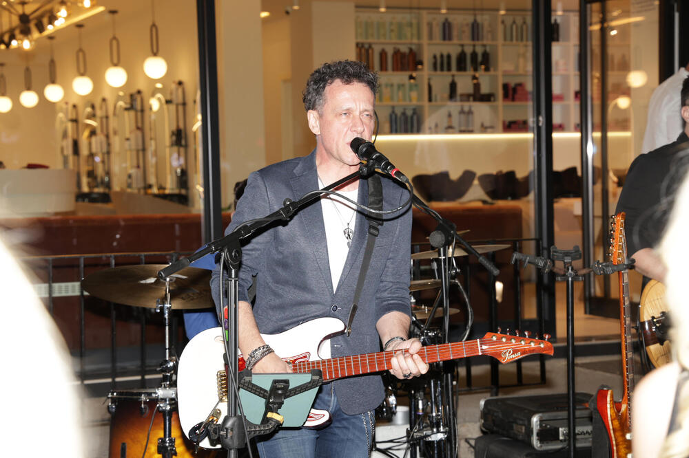 DŽENAN LONČAREVIĆ PRVI PUT U JAVNOSTI NAKON VESTI O RAZVODU: Evo kako IZGLEDA i kako se PONAŠAO