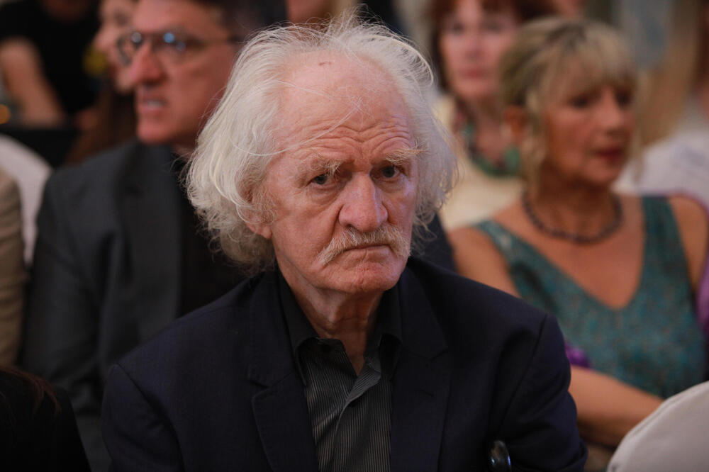 RODITELJI PRINCEZE DANICE GLAVNA TEMA BEOGRAĐANA: Sinoć su svi gledali u njih, Beba je PRAVA DAMA vredna DIVLJENJA