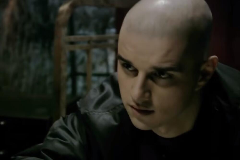 PUSTIO KOSU I BRADU! ZNATE GA KAO ĆELAVOG HULIGANA, A SAD JE NEPREPOZNATLJIV: Ljudi, da li je moguće da je OVO ON?