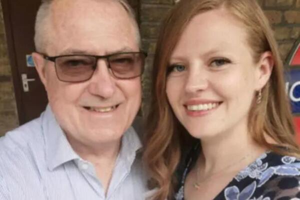 ONA IMA 32, A NJEN MUŽ 67 GODINA, KAŽU DA JE SA NJIM SAMO ZBOG PENZIJE: Otkrila je ŠOK detalje iz PRIVATNOG ŽIVOTA