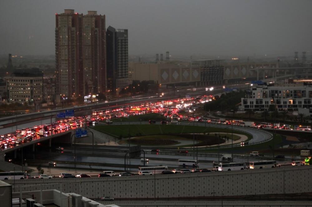 "OVO JE NAJJAČA OLUJA U POSLEDNJIH...": Oglasila se Srpkinja koja je zaglavljena u Dubaiju, evo šta kaže!