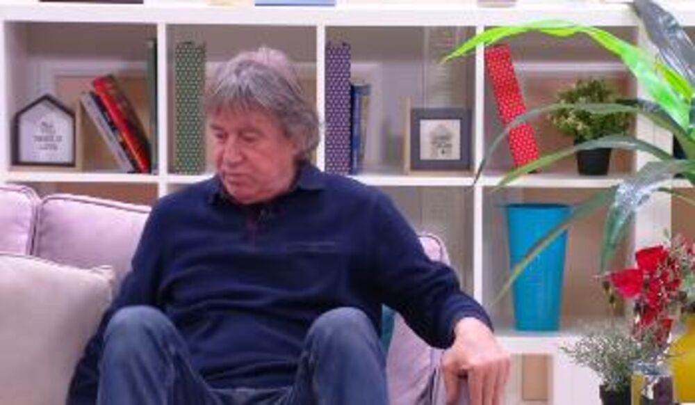 Tehnička lica odmah su se stvorila na licu mesta, te su popravila nameštaj u studiju