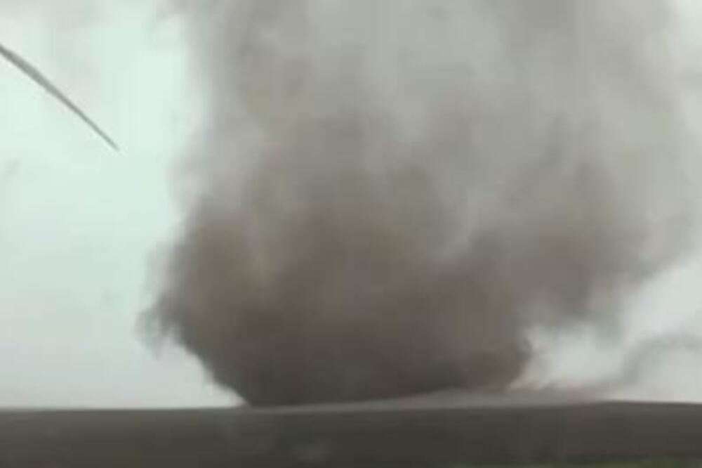 AUUU, LJUDI IZ OVOG MESTA U SRBIJI U ŠOKU ZBOG CRNOG VRTLOGA: Pogledajte šta je snimljeno (VIDEO)