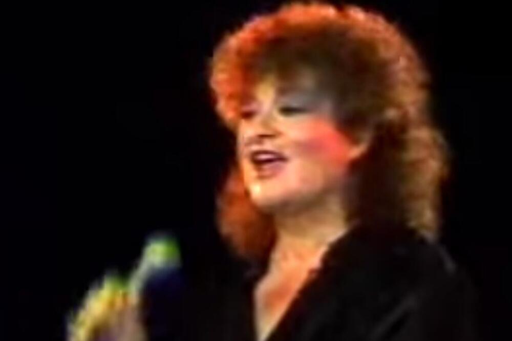 PRED NJENOM IMPRESIVNOM BIOGRAFIJOM SVAKO MOŽE SAMO DA SE POKLONI: Takva žena JEDNOM SE RAĐA, Srbija je pamti