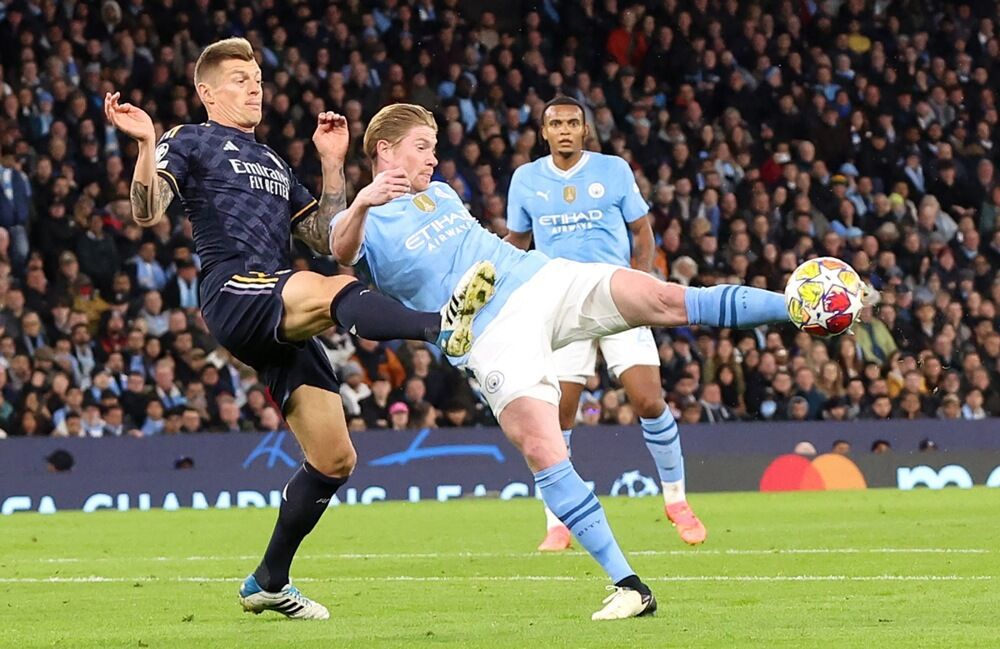 Kevin De Brujne u duelu sa Tonijem Krosom 