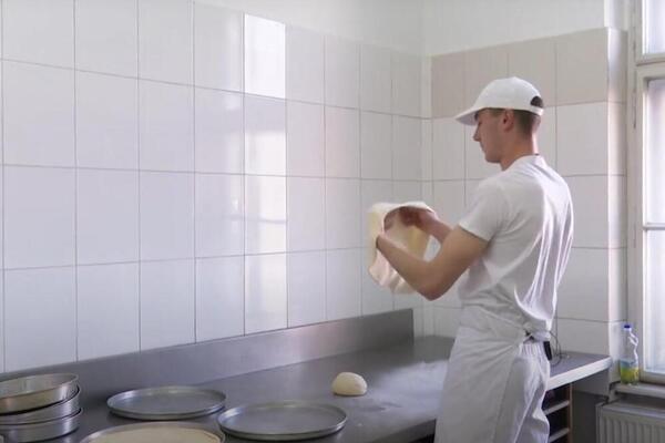 O UČENIKU MARJANU PRIČA CELA SRBIJA: Njegovo umeće ostavlja bez reči, bavi se PEKARSTVOM, a planira i da POSTANE...
