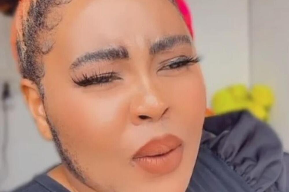 OVA ŽENA IMA BRADU I PONOSI SE TIME: Ljudi je gledaju sa GAĐENJEM, a njen muž baš to VOLI (FOTO)