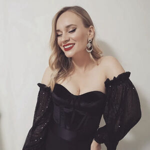 CECINA MILJENICA POSTALA ŽRTVA IZNUDE! Zahtevali od nje OVE PARE, sve pisalo u jezivoj poruci