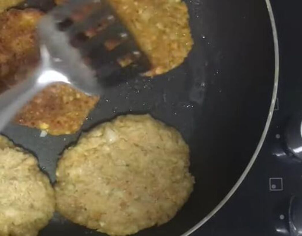 Prženje hilandarskih pljeskavica