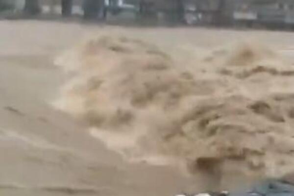 KATAKLIZMA U PAKISTANU I AVGANISTANU: U stravičnoj oluji poginulo 140 ljudi (VIDEO)