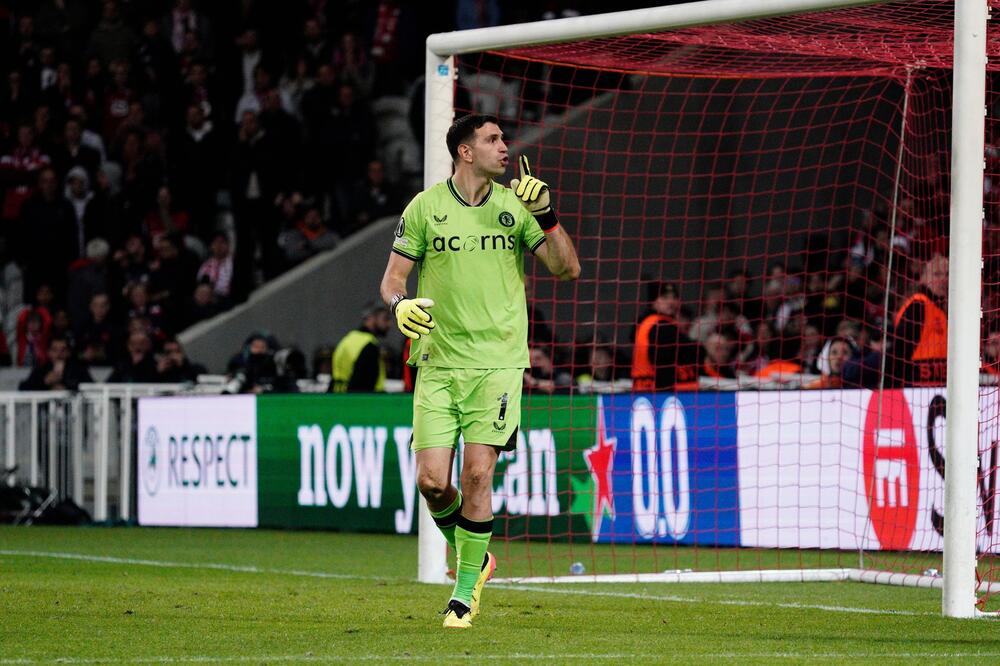 MARTINEZ DOBIO "RAT" SA NAVIJAČIMA LILA I UTIŠAO IH ZA POLUFINALE! Argentinac odbranio dva penala (VIDEO/FOTO)