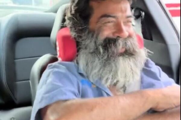 PROVOZAO JE BESKUĆNIKA U SKUPOM AUTOMOBILU, NIJE NI SANJAO ŠTA ĆE SE DESITI: Ovakav EPILOG nema NI NA FILMU