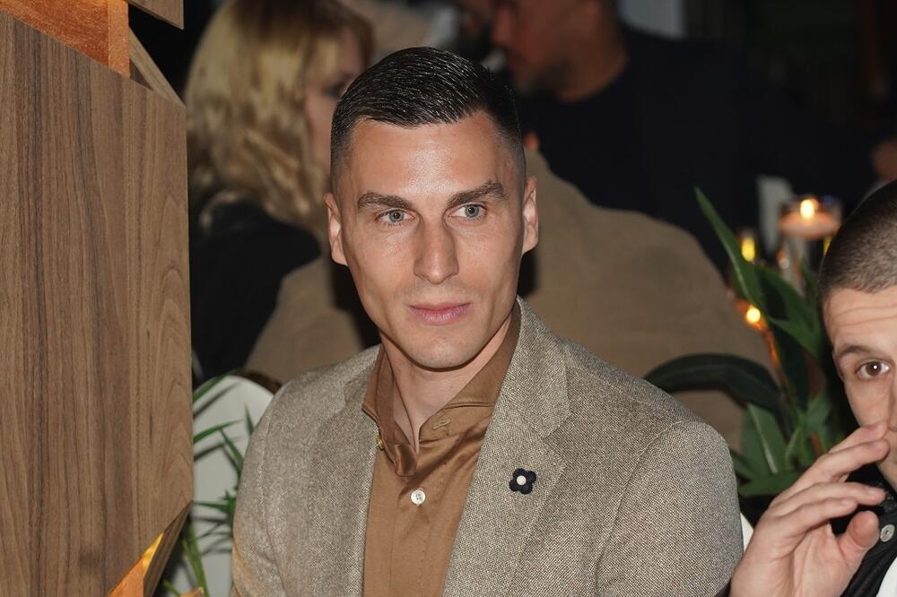 ŠTA LI ĆE KARLEUŠA REĆI? Ognjen Vranješ uhvaćen u Beogradu u OVOM DRUŠTVU: Svi su piljili samo u NJEGA, evo zašto