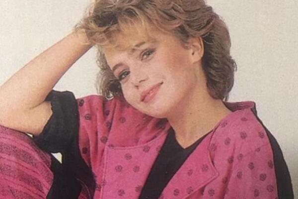 ZBOG OVOG PEVAČA JE OSTAVILA VERENIKA, A ONDA MU RODILA 4 DECE: Nisu ni slutili da će ih stići NAJSTRAŠNIJA TUGA