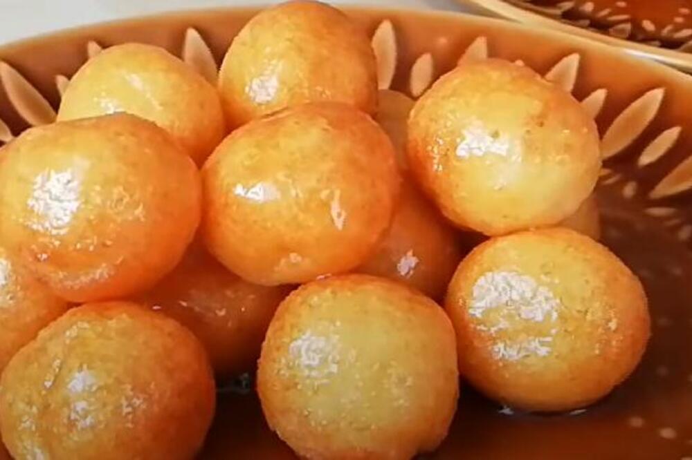 POSLASTICA SA SOČNIM PRELIVOM SE TOPI U USTIMA: Najukusniji turski kolač "lokma" - recept domaćica sa papira