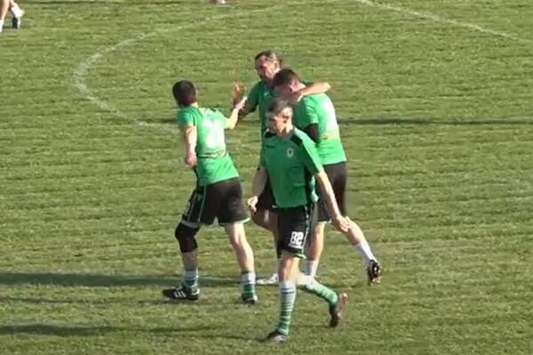 NEKADA LJUTI RIVALI, A SADA ZAJEDNO NA TERENU: Delija i Grobar ODRŽALI LEKCIJU navijačima Zvezde i Partizana VIDEO