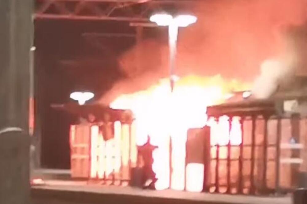 RASVETLJEN SLUČAJ PALJENJA VOZA U BATAJNICI: Najavljena krivična prijava protiv tinejdžera (VIDEO)