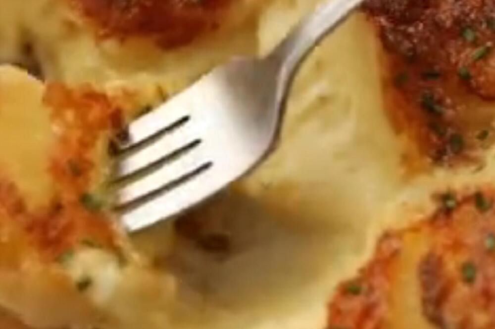 PEČENI KROMPIR SA AROMATIČNIM BEŠAMEL SOSOM: Kombinacija koja je NESTVARNO DOBRA, da poludiš koliko se uklapa