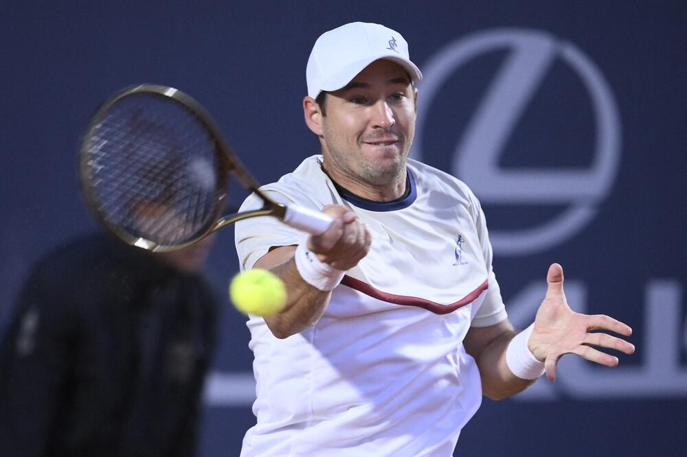 LAJOVIĆ PRIPAO MARATON! Dušan preko domaćeg tenisera do drugog kola (FOTO)