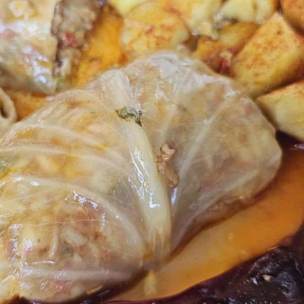 Starinska posna sarma iz rerne sa nadevom koji ćete obožavati: Sprema se lako, a ukus je čista fantazija