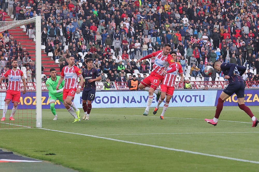 LUDNICA NA MARAKANI! Baždar utišao Delije, Kanga sa bele tačke smirio Grobare! (VIDEO)