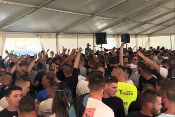 KAD JE ZAGRMELA CECA, KOMŠIJE PALE U TRANS: Hit snimak sa Bikijade u Hrvatskoj, ovako se veseli (VIDEO)