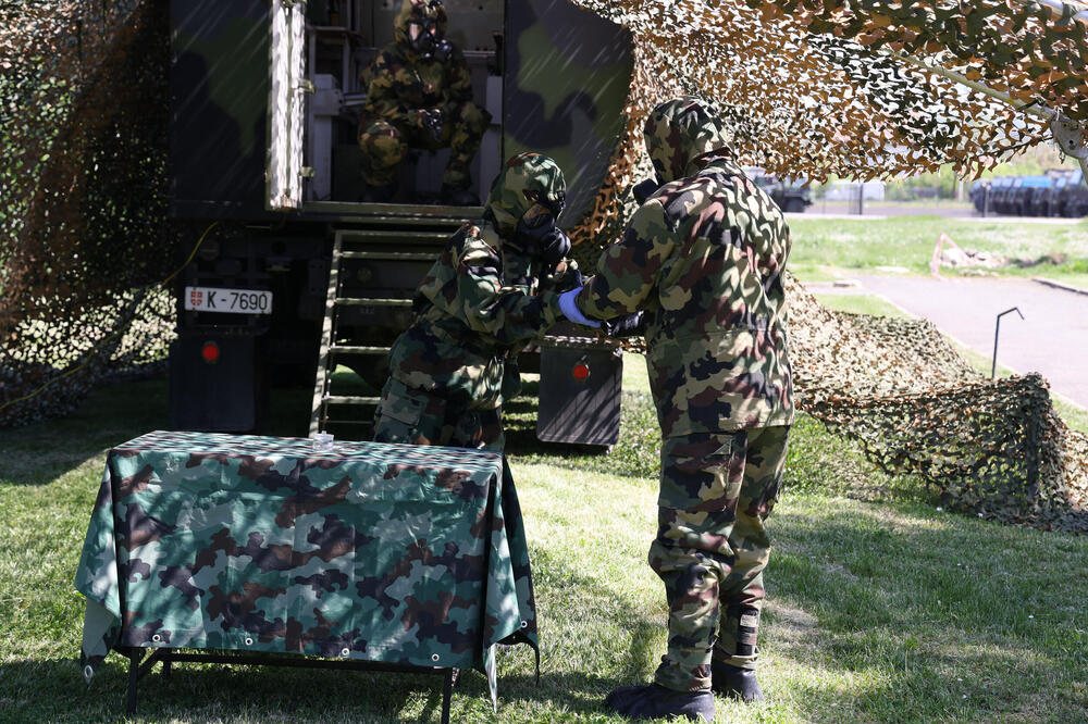Oglasila se Vojska Srbije: Angažovala je helikopter, vatrogasna vozila, auto-cisterne za vodu i potrebno ljudstvo!