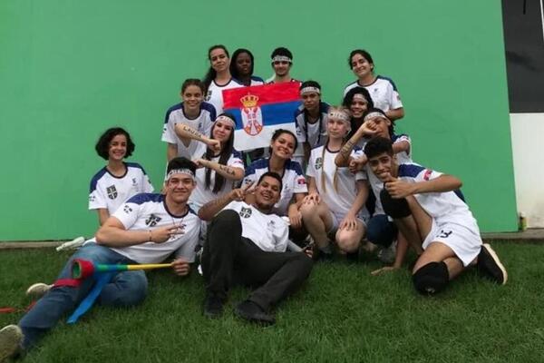 A KAKO IZGLEDA KAD BRAZILCI POSTANU SRBI? Pa, to izgleda OVAKO! Obukli dresove, zamezili sarmu i kajmak (FOTO)